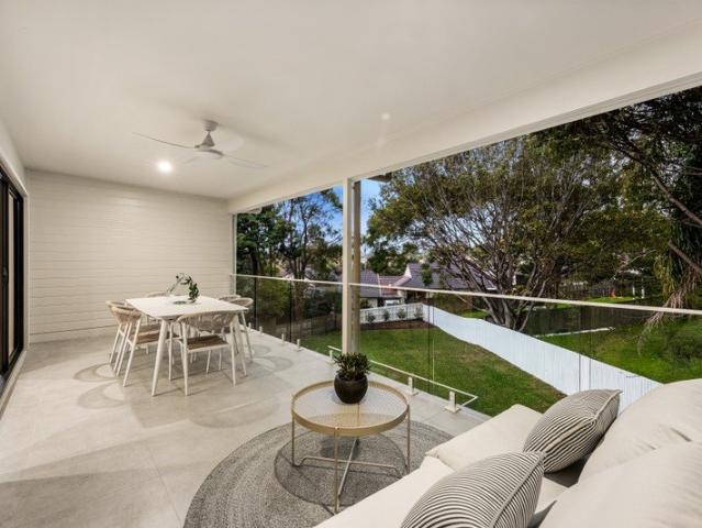 Palm Springs Showstopper On The Ashgrove Border