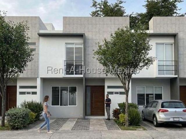 Palmares. VENTA Casa con amenidades y 3 recámaras