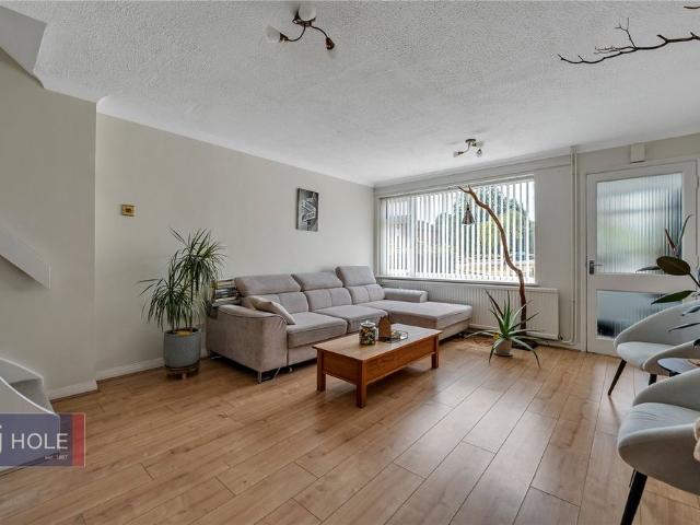 Palmdale Close