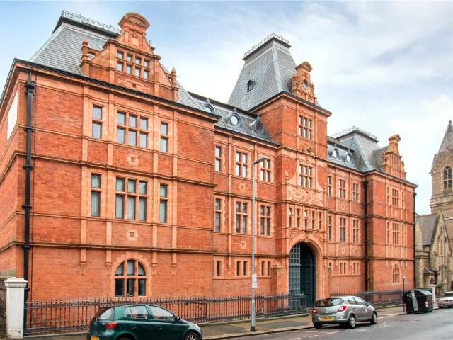 Palmeira Yard, 75 Holland Road, Hove, East Sussex BN3, 2 bed flat to rent, £1,800 pcm | PrimeLocation