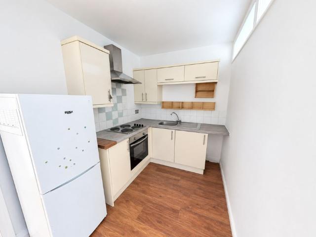 Palmeira Avenue, Hove BN3, 2 bed flat to rent, £1,550 pcm | PrimeLocation