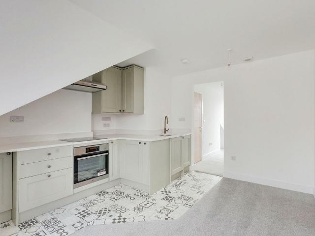 Palmeira Avenue, Westcliff On Sea SS0, 1 bed flat to rent, £1,175 pcm | PrimeLocation