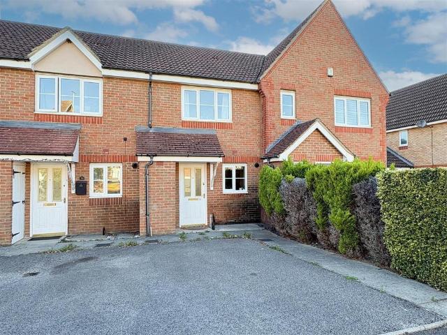 Palmer Crescent, Leighton Buzzard 2 bed house to rent £1,300 pcm £300 pw