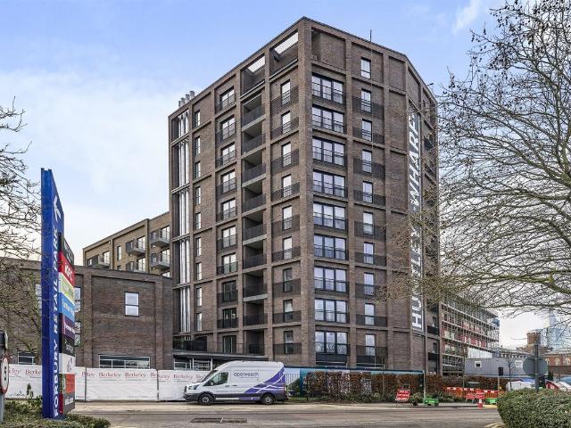 Palmer Street, Reading RG1, 2 bed flat to rent, £1,950 pcm | PrimeLocation