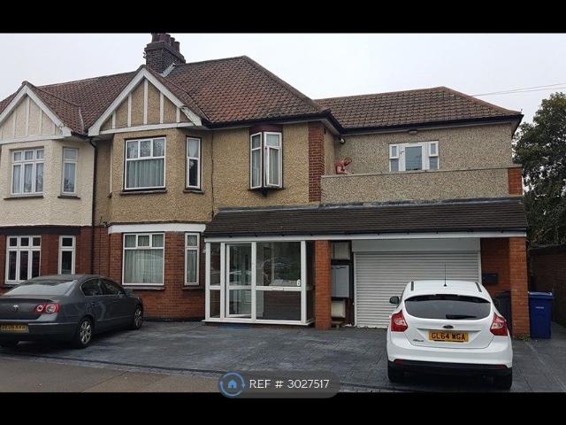 Palmers Avenue, Grays RM17, 4 bed flat to rent, £1,625 pcm | PrimeLocation