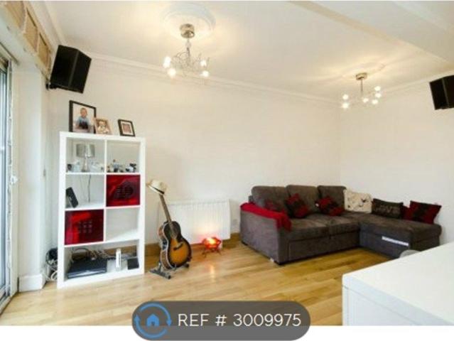 Palmerston Court, London E3, 1 bed flat to rent, £2,400 pcm | PrimeLocation