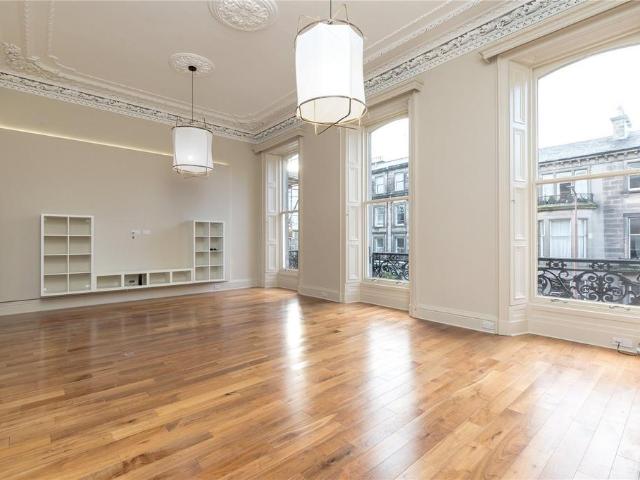 Palmerston Place, Edinburgh. 2 bed apartment to rent £2,250 pcm £519 pw