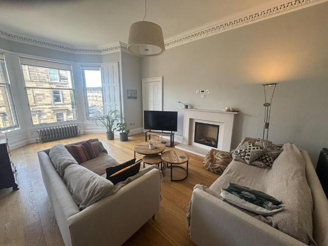 Palmerston Place, Edinburgh, EH12 5AP 2 bed flat to rent £2,245 pcm £518 pw