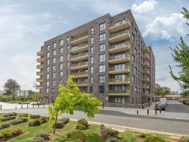 Palmerston Road, Acton W3, 2 bed flat to rent, £2,600 pcm | PrimeLocation
