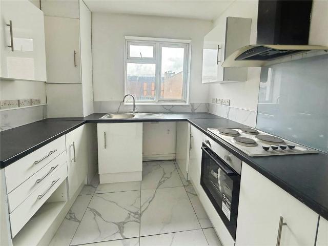 Palmerston Road, Hampshire PO5 3 bed flat to rent £1,500 pcm £346 pw