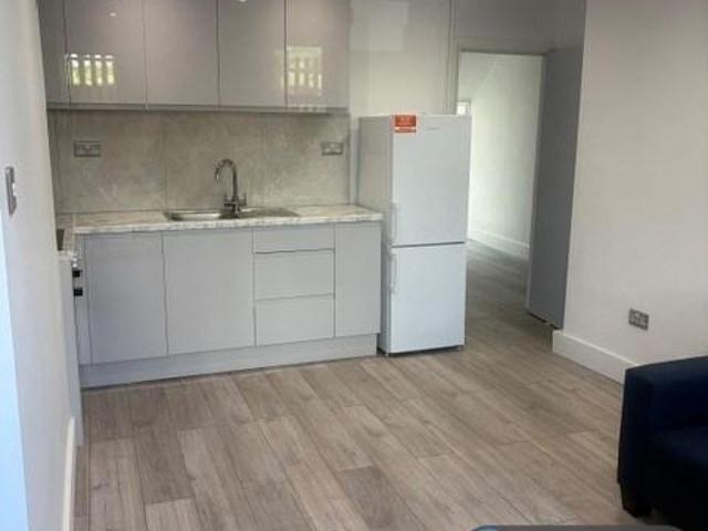 Palmerston Road, London, N22 2 bed flat to rent £1,850 pcm £427 pw