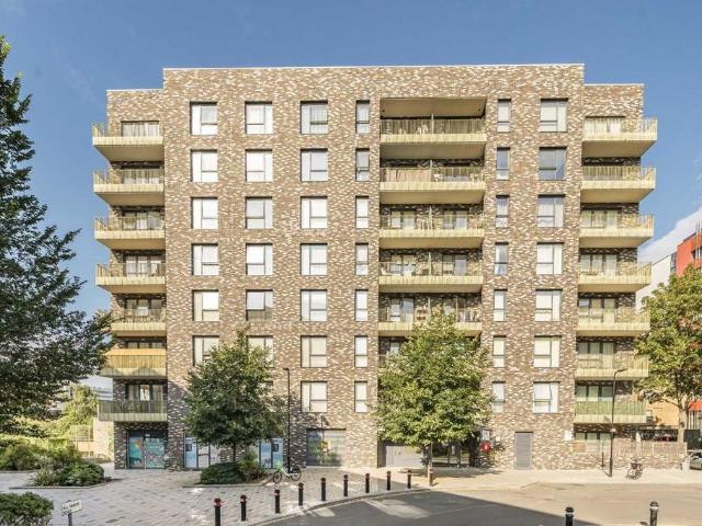Palmerston Road, London W3 2 bed flat to rent £2,600 pcm £600 pw