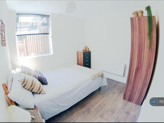 Palmerston Road, Northampton, NN1 1 bed in a flat share to rent £737 pcm £170 pw