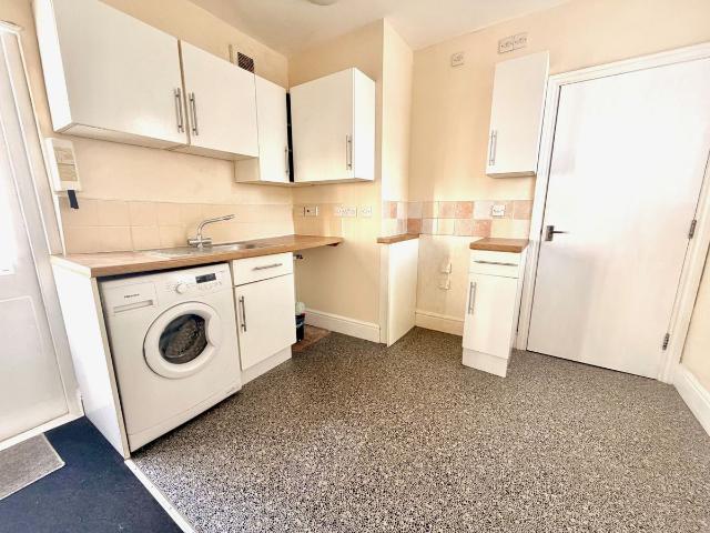 Palmerston Road, Shanklin PO37, 2 bed flat to rent, £800 pcm | PrimeLocation
