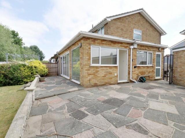 Palmerstons Rd, Rainham RM13, 4 bed semi detached house to rent, £2,400 pcm | PrimeLocation
