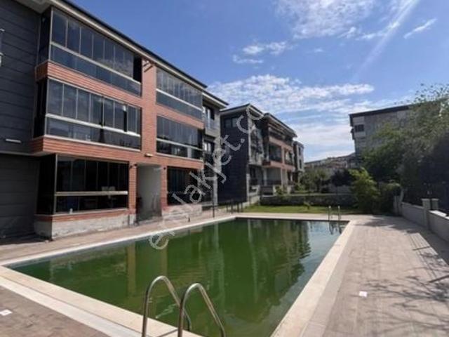 Palmiye Park Sitesinde Satılık 3+1 Daire