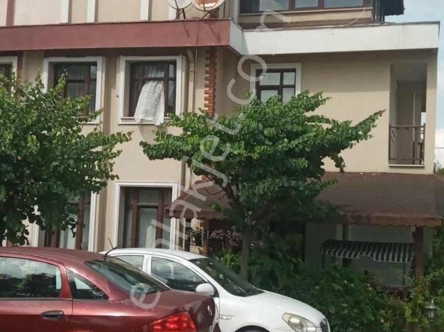 Palmiye Villaları'nda Satılık Lüks 4+1 Tripleks Villa