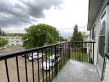 Queen Mary Park, Edmonton, Alberta - Balcony