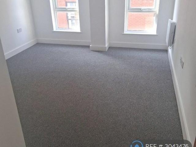 Palmyra House, Warrington, WA1 2 bed flat to rent £700 pcm £162 pw