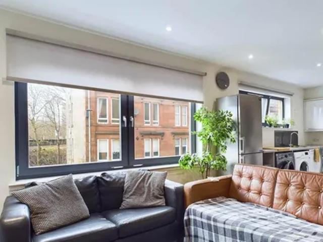 Papa John's, 315 Kilmarnock Road, Glasgow, G43 2XS, United Kingdom | 2 bed apartment for rent #139404089 | Rentberry