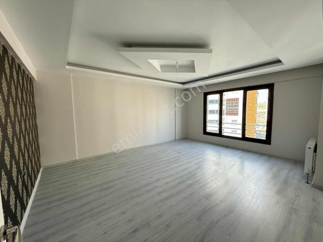 Papatya Cad. Giyinme Odalı 187m2 Hemen Oturulabilir Fırsat Daire