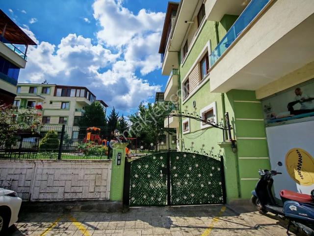 Papatya Sitesinde Özel Yapılı 3+1 Kiralık Daire
