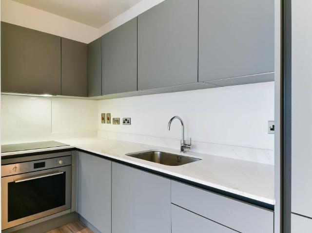 Papermill House, Oxford Road, Uxbridge UB8, 2 bed flat to rent, £1,900 pcm | PrimeLocation