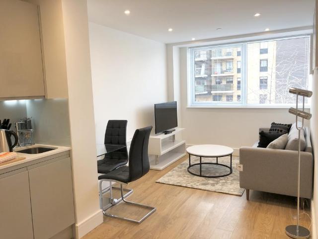 Papermill House, Romford, RM1 1 bed flat to rent £1,550 pcm £358 pw