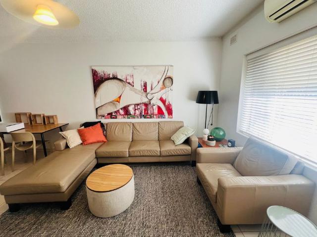 Part Furnished Ground Floor Beachside Unit
