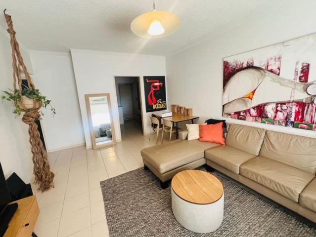 PART FURNISHED Ground Floor Beachside Unit