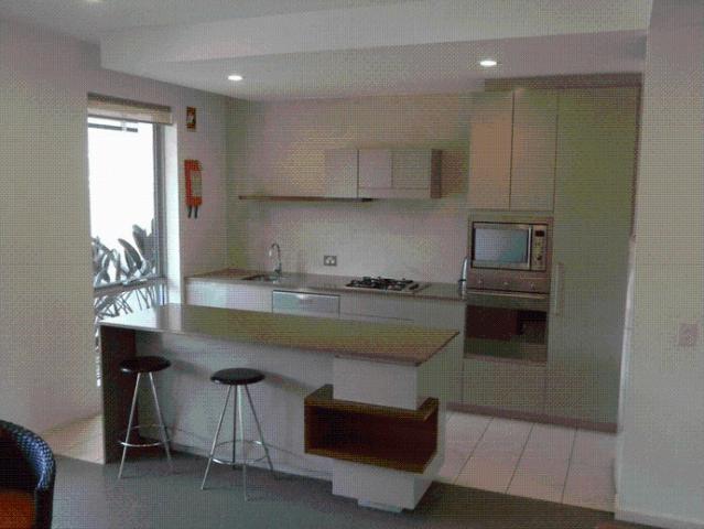 Partial Furnished Generous 3 bedrooms Townhouse in Magenta for lease