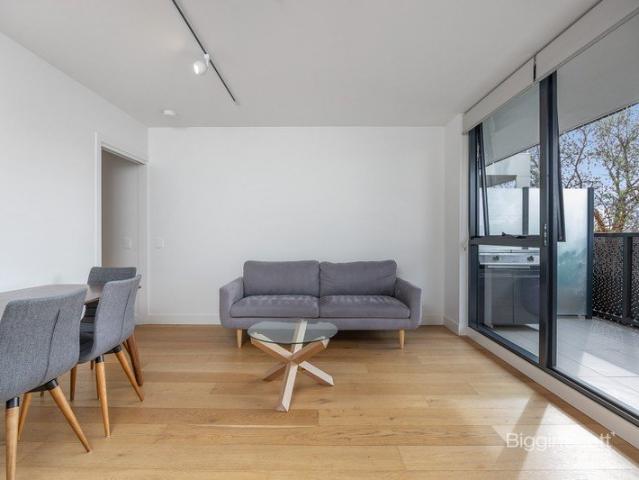 UNFURNISHED OR PARTIALLY FURNISHED ONE BEDROOM APARTMENT IN LEAFY HAWTHORN!