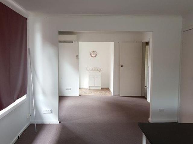 Partially Furnished 1 Bedroom 1 Bathroom 1 Carspace FOR LEASE