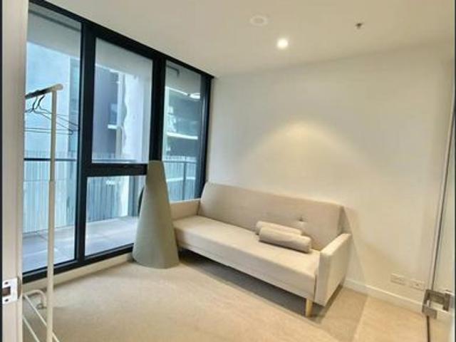 Partially furnished 2B2B1P apartment