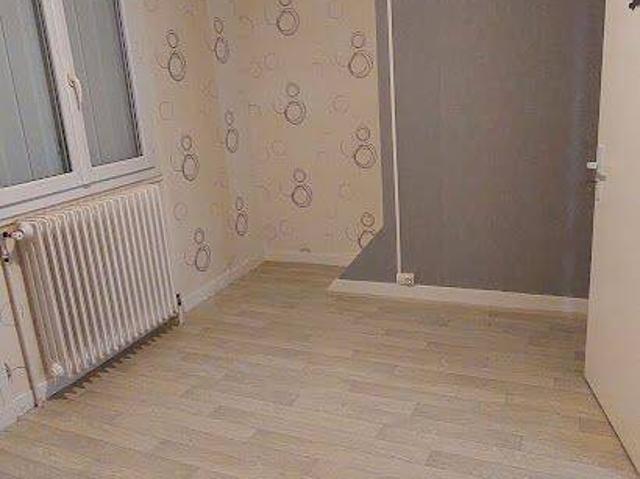 Particulier loue Charmant 3 pièces avec garage et jardin privatif – Calme et verdure_ Sainte Colombe 77650 –