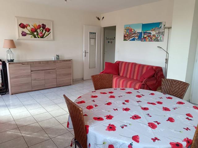 PARTICULIER LOUE GRAND T2 MEUBLE EN LOCATION TEMPORAIRE