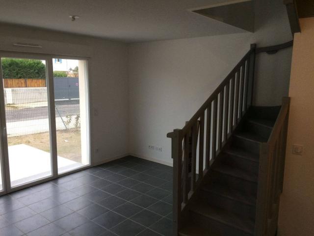 Particulier loue sur la commune de Villenave d'Ornon une maison de ville T3