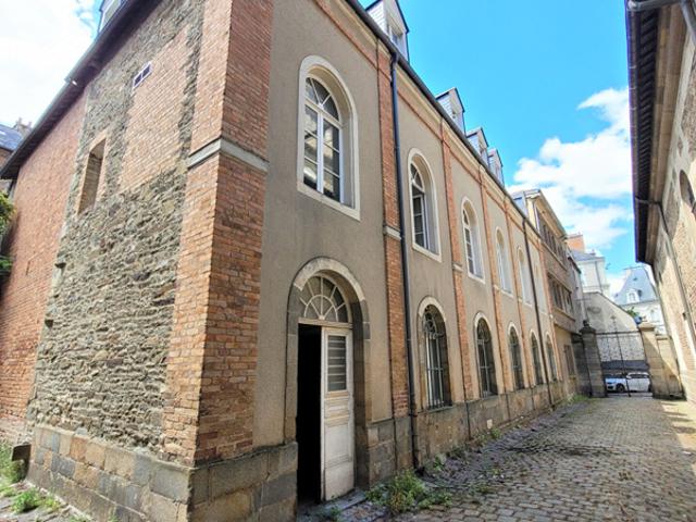 PARTICULIER ou INVESTISSEUR 7 chambres et 3 studios, sur un