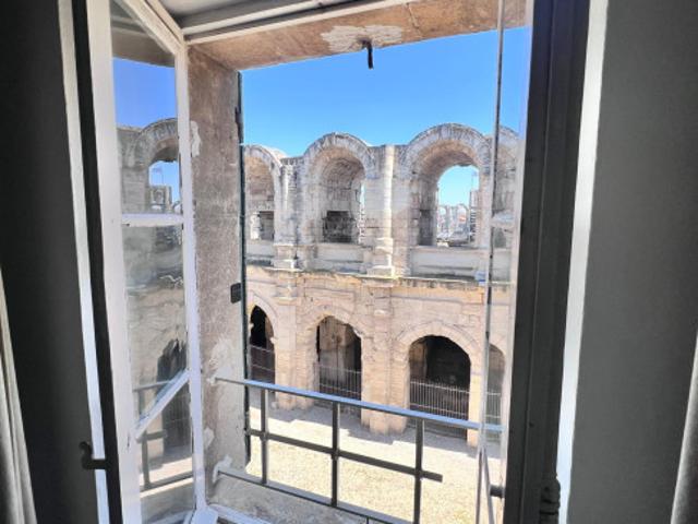 Particulier studio meublé pour étudiant Arles centre historique