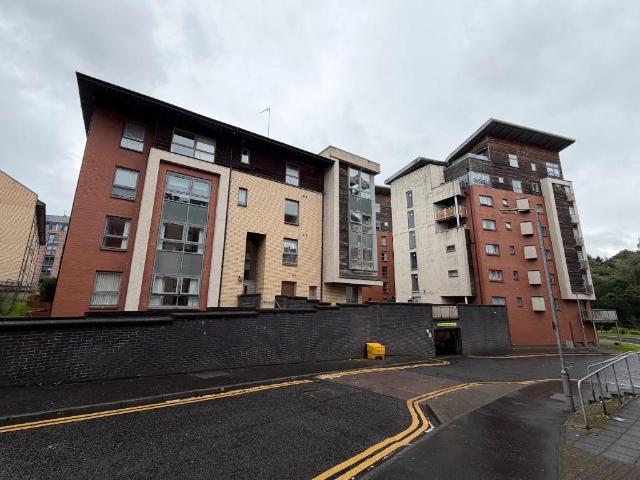 Partick Bridge Street, Partick. 2 bed flat to rent £1,700 pcm £392 pw
