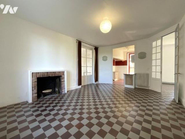 PARTIE DE CHATEAU 202 M² DHUIZON