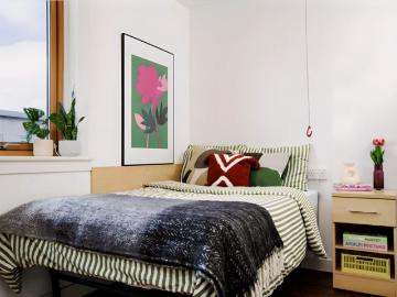 PARTLY ACCESSIBLE STUDIO