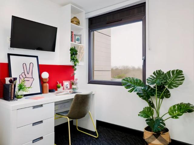 PARTLY ACCESSIBLE STUDIO