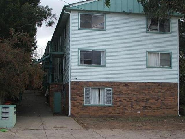 PARTLY FURNISHED CLOSE TO TOWN