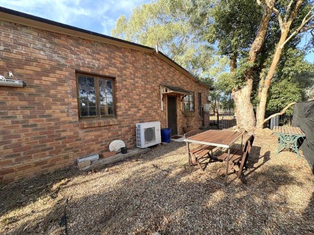 PARTLY FURNISHED COTTAGE STUDIO
