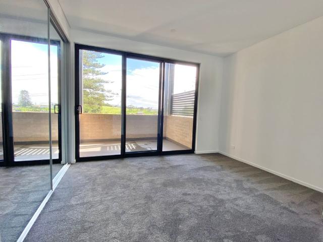 Partly Furnished Executive Apartment with Breathtaking Ocean Views