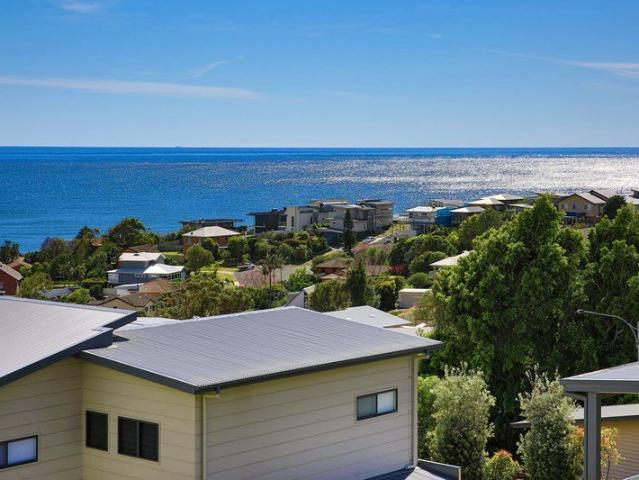 Partly Furnished Executive Apartment with Breathtaking Ocean Views