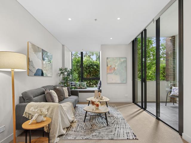Partly Furnished Garden Apartment in Prestigious Harold Park
