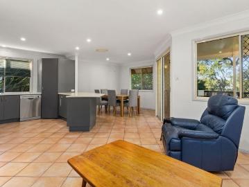 PARTLY FURNISHED HOME IN PERFECT LOCATION *UPSTAIRS ONLY