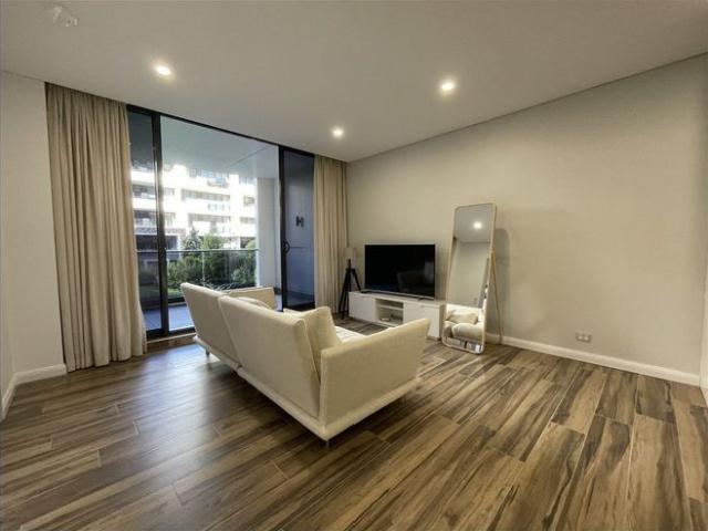 PARTLY FURNISHED ROSEBERY APARTMENT